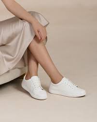 White leather sneaker